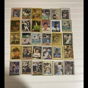 Lot of 30 baseball cards Baines, Gonzalez, Clemens, Mussina, Thomas, Piazza